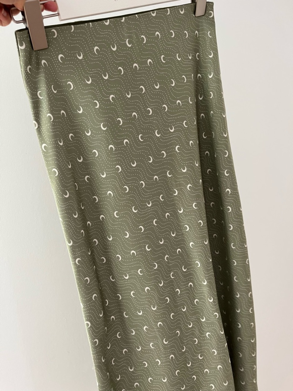 Babaton Olive Green Maxi Skirt with Crescent Print